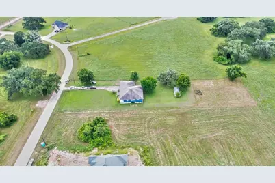 1226 Frontier Trail, Angleton, TX 77515 - Photo 35