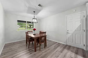 209 Summit Dr, Conroe, TX 77303 - Photo 11