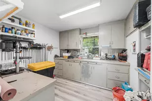 209 Summit Dr, Conroe, TX 77303 - Photo 19