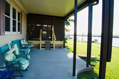 627 Port Road, Angleton, TX 77515 - Photo 11