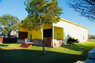 627 Port Rd, Angleton, TX 77515 - Photo 13