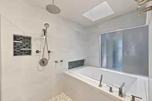 5000 Bayard Ln, Houston, TX 77006 - Photo 17