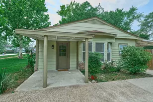 220 Belmont St, Tomball, TX 77375 - Photo 1
