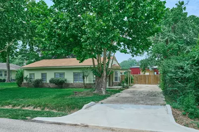 220 Belmont Street, Tomball, TX 77375 - Photo 3