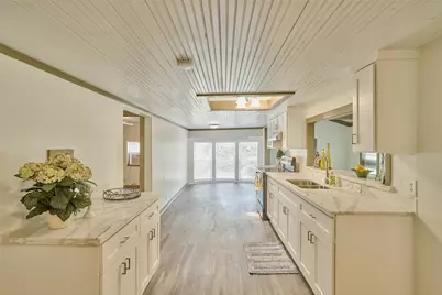 220 Belmont Street, Tomball, TX 77375 - Photo 15