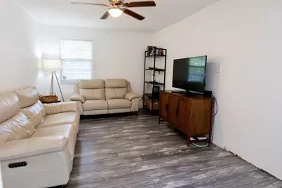 4031 Castor Street, Houston, TX 77022 - Photo 9