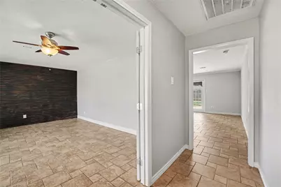 8330 Springtime Lane, Houston, TX 77075 - Photo 23