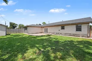 8330 Springtime Ln, Houston, TX 77075 - Photo 19