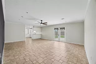 8330 Springtime Ln, Houston, TX 77075 - Photo 7