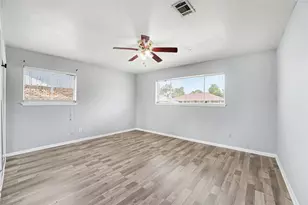 8330 Springtime Ln, Houston, TX 77075 - Photo 13