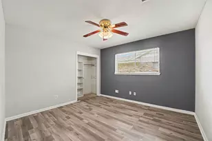 8330 Springtime Ln, Houston, TX 77075 - Photo 13