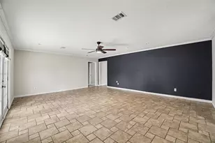 8330 Springtime Ln, Houston, TX 77075 - Photo 7