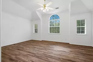 130 Ledgestone Pl, The Woodlands, TX 77382 - Photo 13