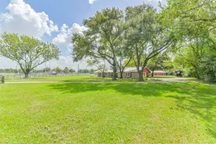 307 W Hufsmith Rd, Tomball, TX 77375 - Photo 35