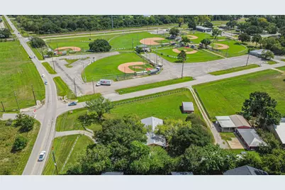 307 W Hufsmith Road, Tomball, TX 77375 - Photo 5