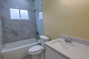 1306 N 9th St, Conroe, TX 77301 - Photo 21