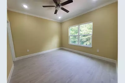 1306 N 9th Street, Conroe, TX 77301 - Photo 33