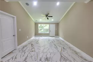 1306 N 9th St, Conroe, TX 77301 - Photo 7