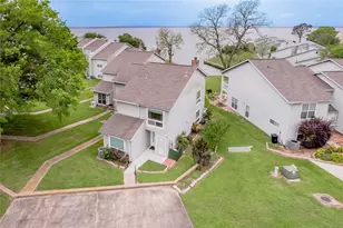 400 Echo Ln, Livingston, TX 77351 - Photo 3