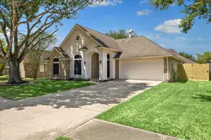 3419 Glastonbury Dr, Pearland, TX 77581 - Photo 3