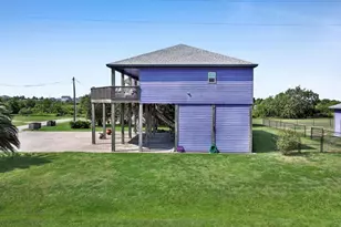205 Padre Island, Crystal Beach, TX 77650 - Photo 7
