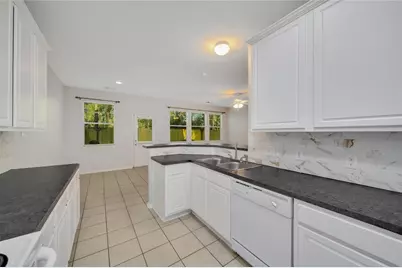 230 W Stedhill Loop, The Woodlands, TX 77384 - Photo 9