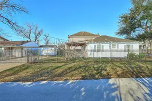 726 E 26th St, Houston, TX 77009 - Photo 3