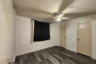 8327 Bird Run Dr, Houston, TX 77489 - Photo 11