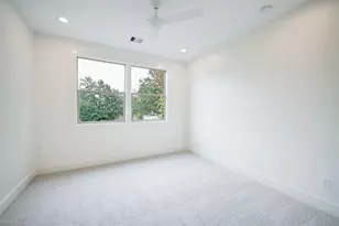 2031 Saxon Dr, Houston, TX 77018 - Photo 17