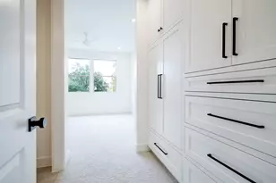 2031 Saxon Dr, Houston, TX 77018 - Photo 19