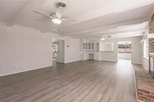 1701 25th St, Huntsville, TX 77340 - Photo 5