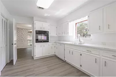 1701 25th Street, Huntsville, TX 77340 - Photo 11