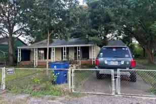 2919 2nd Ave N, Texas City, TX 77590 - Photo 1