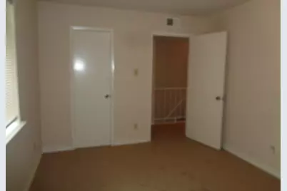 5644 Birchmont Drive #C, Houston, TX 77091 - Photo 11