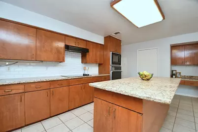7718 Moondance Lane, Houston, TX 77071 - Photo 11