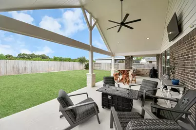 12119 Champions Forest Drive, Mont Belvieu, TX 77535 - Photo 3