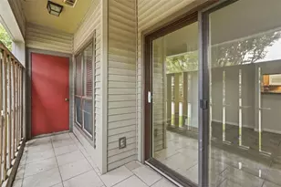 2025 Augusta Dr, Houston, TX 77057 - Photo 3