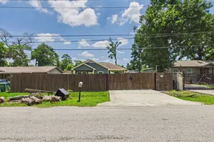 9214 Firnat St, Houston, TX 77016 - Photo 37