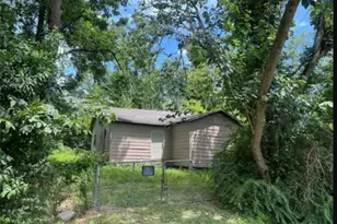 6025 Woodview Dr, Houston, TX 77396 - Photo 1