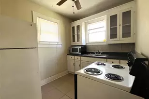 714 N 1st St, Baytown, TX 77520 - Photo 5