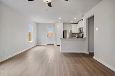 15866 Berry Hill Drive, Conroe, TX 77303 - Photo 11