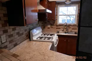 124 17th St, Dickinson, TX 77539 - Photo 9