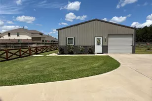 16645 Crosby St, Conroe, TX 77303 - Photo 3