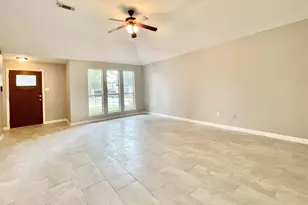 10422 Iris Lake Ct, Houston, TX 77070 - Photo 7