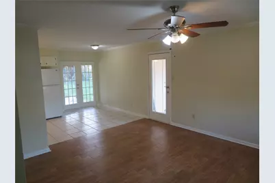 109 Laurie Lane, Willis, TX 77378 - Photo 5