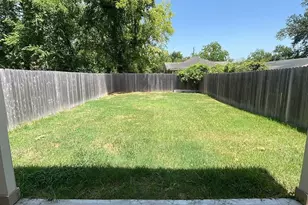 7703 St Louis St, Houston, TX 77028 - Photo 11