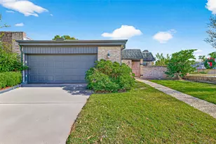 16 Tiffany Square, Sugar Land, TX 77478 - Photo 1