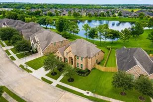 1915 Cayman Bend Ln, Pearland, TX 77584 - Photo 1