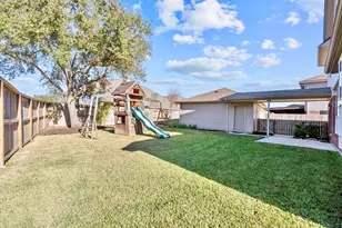 2513 Garnetfield Ln, Friendswood, TX 77546 - Photo 31