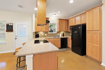 207 Yale Street, San Marcos, TX 78666 - Photo 9